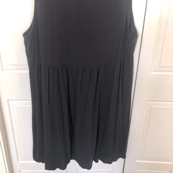 Old Navy Pleated Dress - Picture 5 of 7